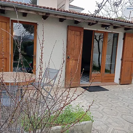 Apartment Avec Jardin Privatif *